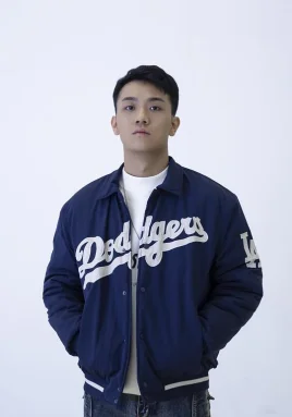 刘犇