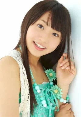 木崎由里亚