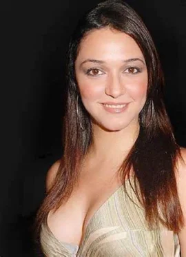 NauheedCyrusi