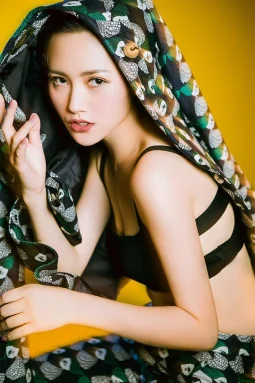 桥曜娜