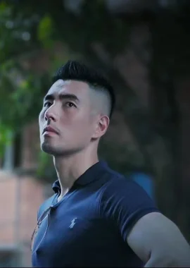 车亮逸