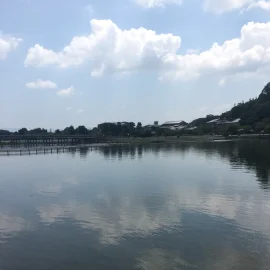 大河。